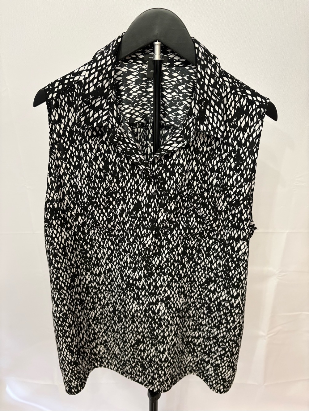 Ann Taylor Black and White Sleeveless Collared Camisole